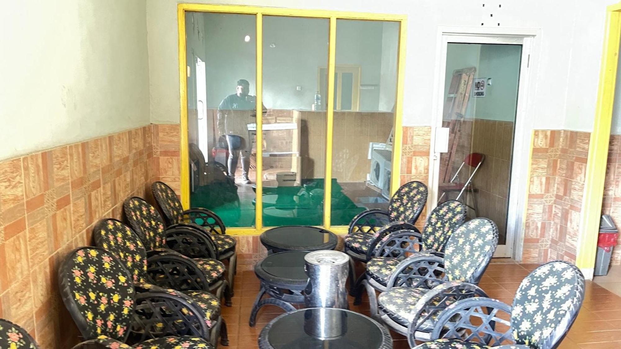 Oyo 93119 Guest House Leo Patra Muara Badak Buitenkant foto